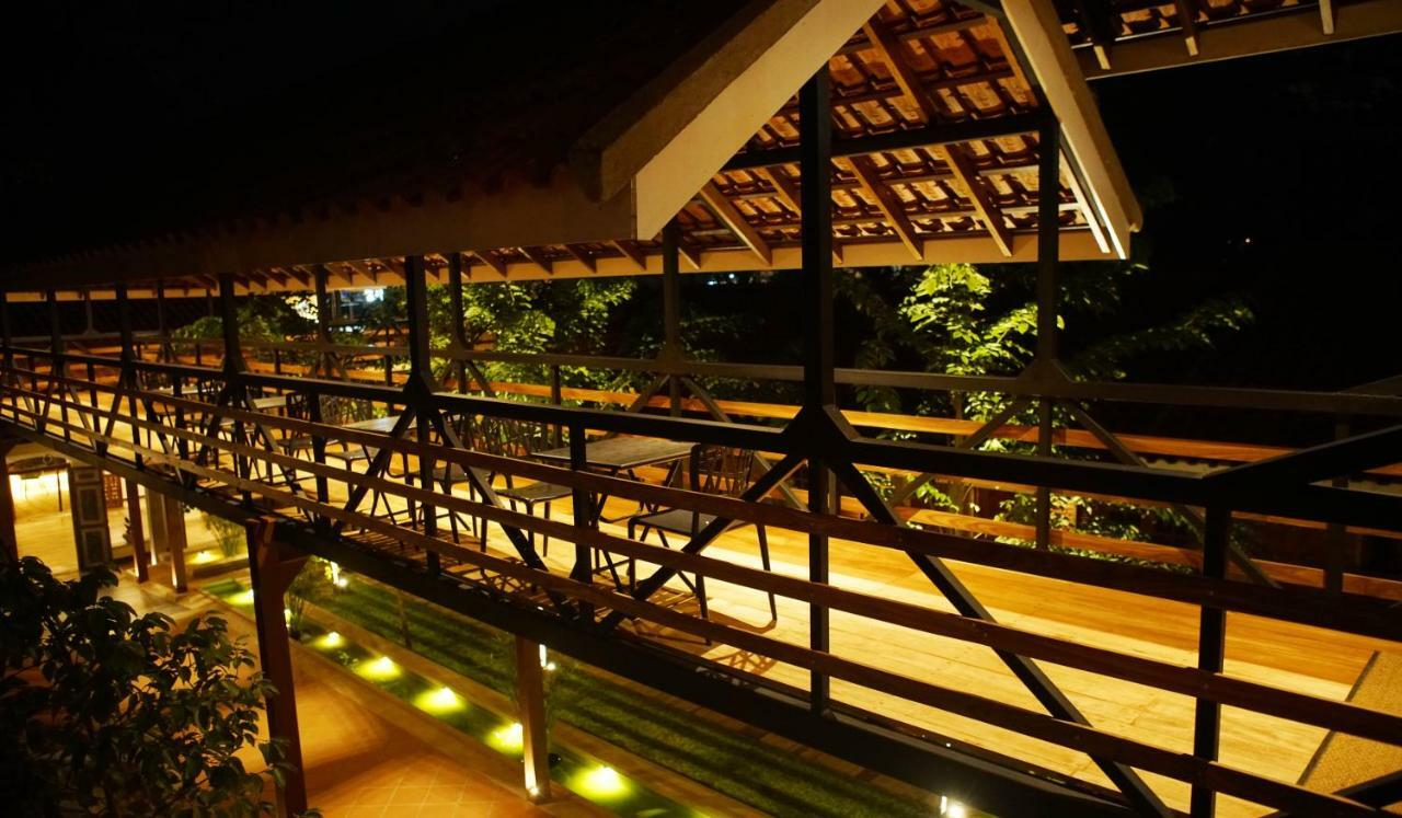 Olinia Airport Hotel كاتوناياكى المظهر الخارجي الصورة